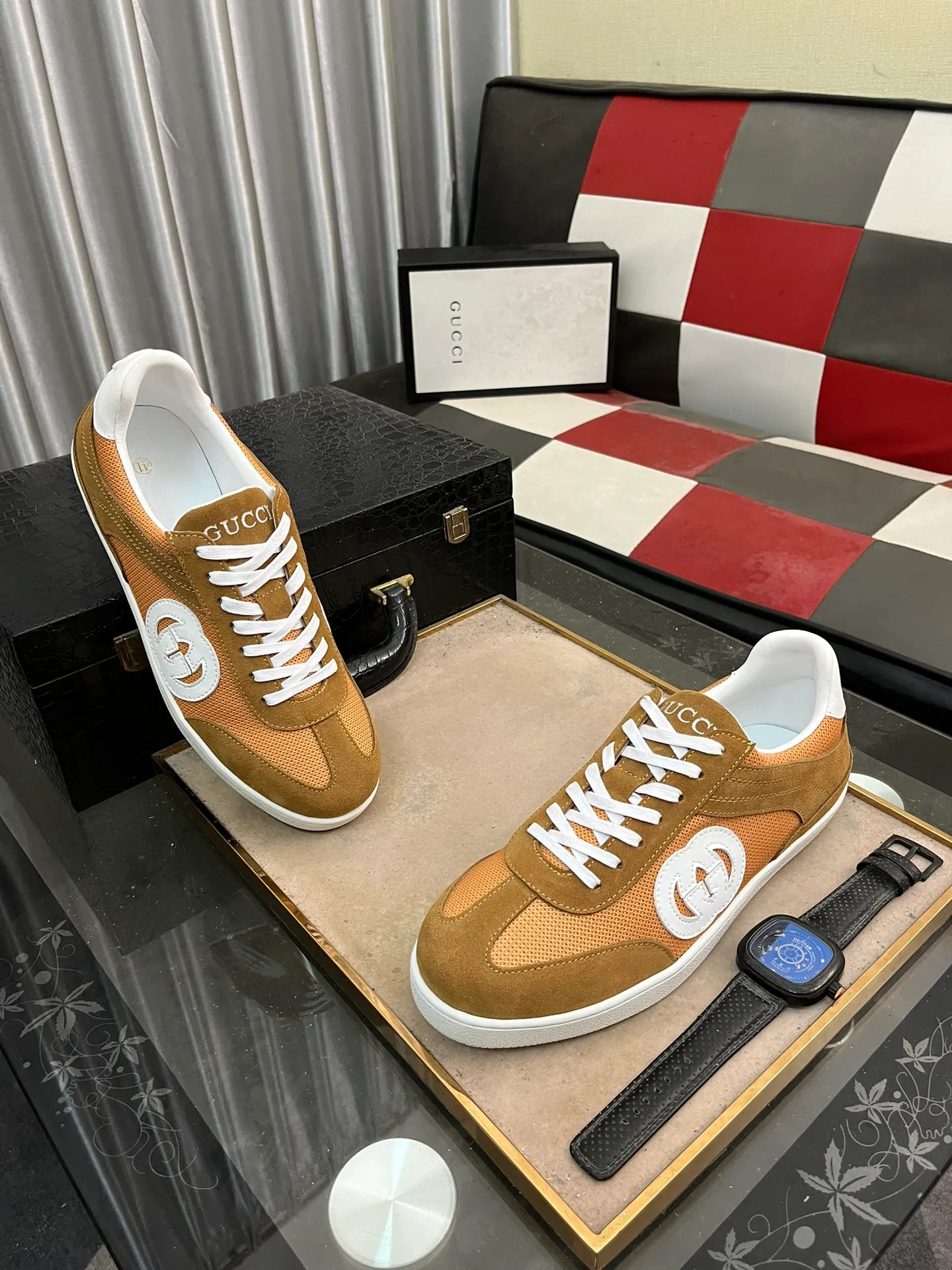 Men's shoes💰380⌚️⌚️[GUCCI] Gucci men's casual shoes are absolutely popular🔥The ultimate matching item for trendy men! The charm of super texture is irresistible, the main recommendation, the flower leather color is bright! The upper is made of high-quality cowhide + brand printed fabric, sheepskin feet, wear-resistant rubber sole, noble and elegant! Extremely comfortable🎁🎁You can be as handsome as you want💪 38-447️⃣colors available